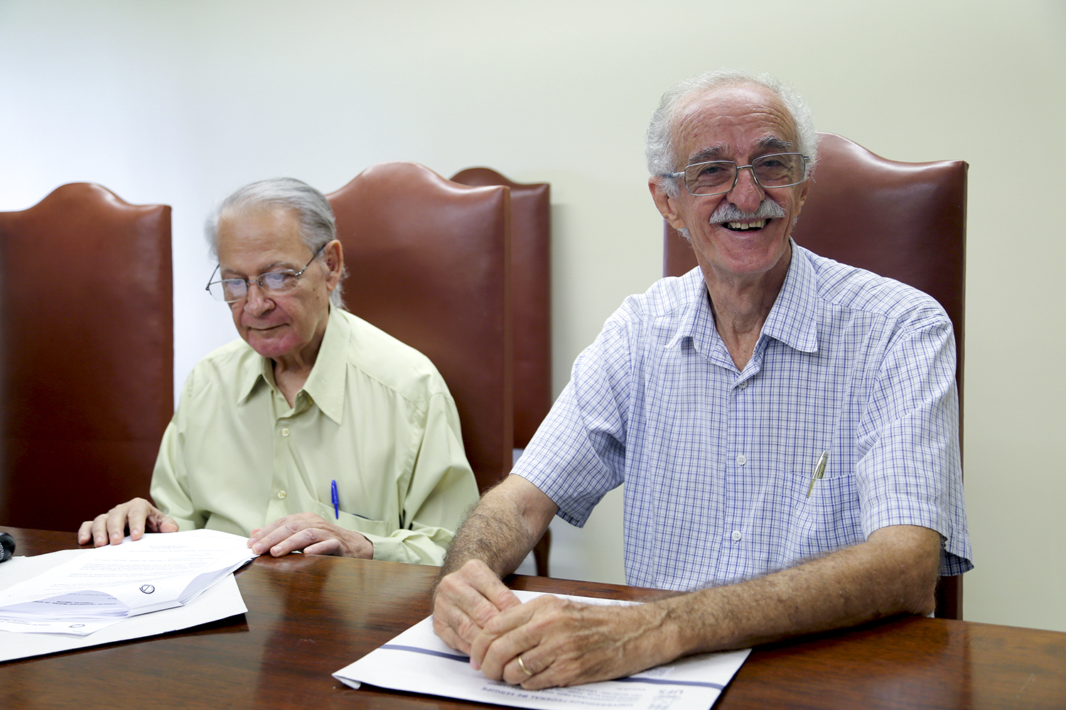 Juviano Borges (à direita) assume a presidência do Conselho Diretor, órgão que tem a função de exercer a administração da Fundação Universidade Federal de Sergipe (FUFS). (Fotos: Schirlene Reis/AscomUFS)